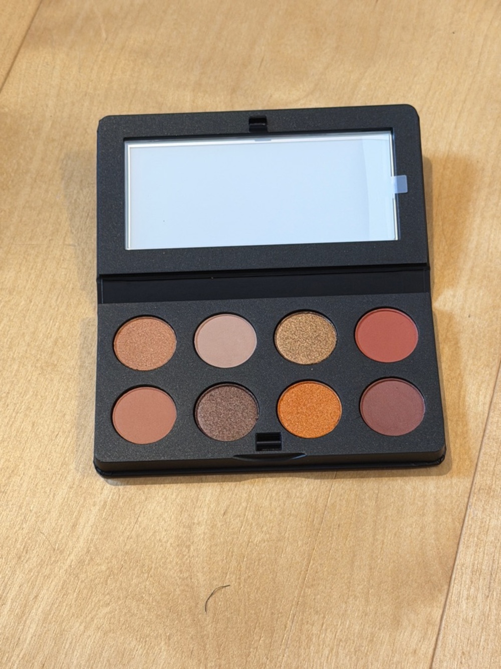 Smashbox Eyeshadow Palette with Red Gradient X